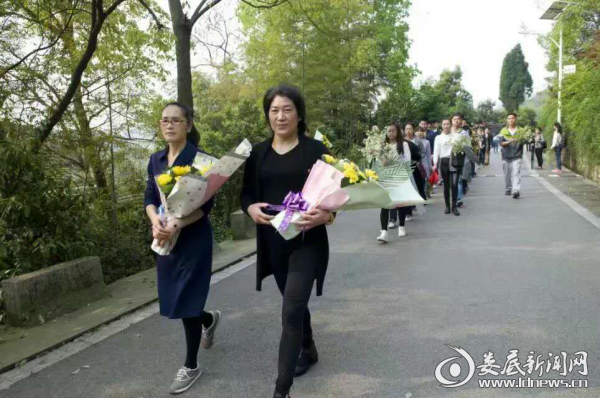 【新時(shí)代的奮斗者】劉莉華：弘揚(yáng)賢母文化 倡導(dǎo)核心價(jià)值